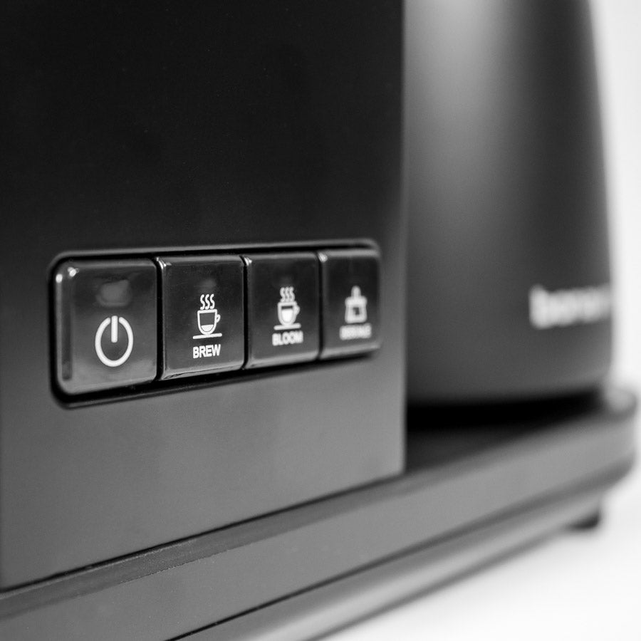 Bonavita The Enthusiast 8 Cup Kaffeemaschine mit Thermoskanne Black, Ein-/Ausschalter und Tasten für Brew, Bloom und Descale