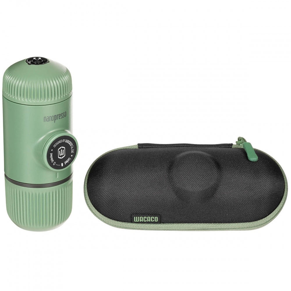 Wacaco Nanopresso tragbare Espressomaschine mit Schutzhülle in Moos Grün